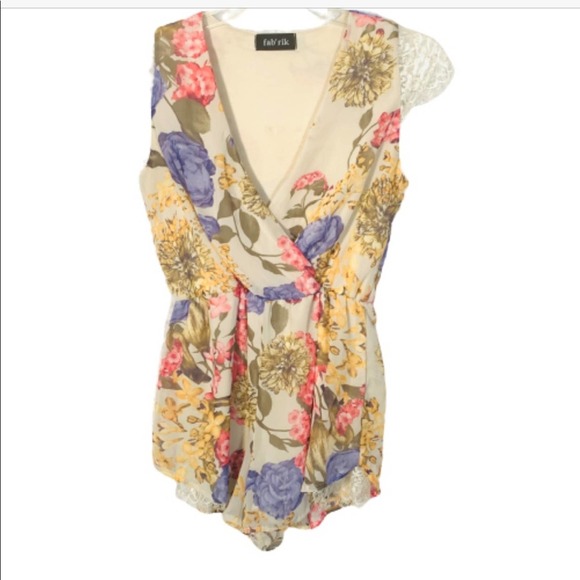 Fab’Rik Floral Short Sleeve Romper Ivory Small - Picture 1 of 8